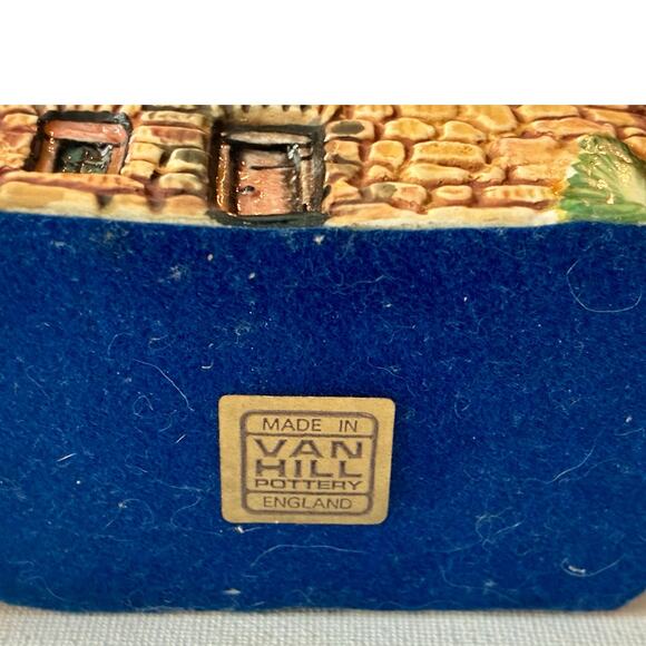 David Winter Coopers Cottage + Van Hill Pottery Cottage Set | England - Picture 4 of 5
